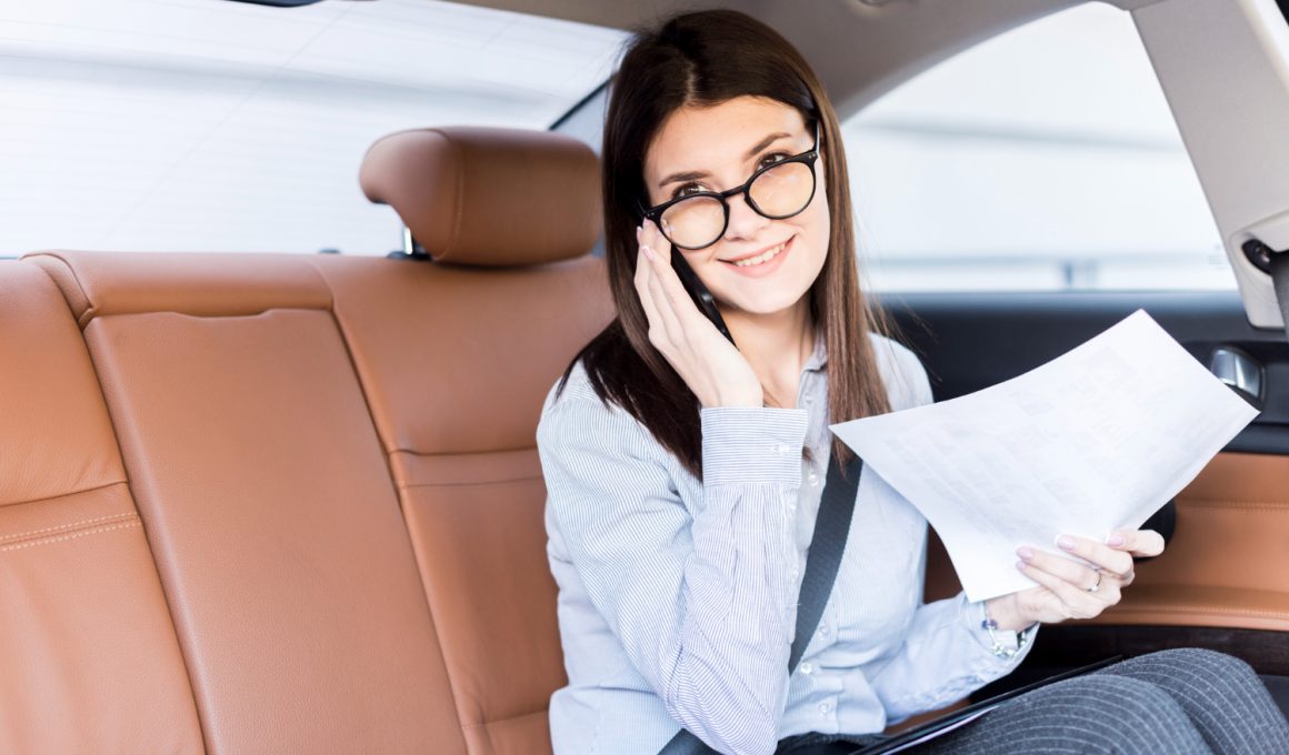 Pot închiria o mașină în Cluj fără un card de credit