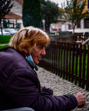 Ce măsuri sunt luate pentru a preveni izolarea socială?